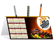Calendário De Mesa Porta Canetas Horizontal Couchê 300g Verniz UV Total Frente