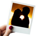 Impressão De Fotos Couchê Fosco 210g Com Verniz Uv Total Frente Modelo Polaroid (100x75mm)