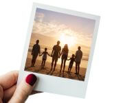 Impressão De Fotos Couchê Fosco 210g Com Verniz Uv Total Frente Modelo Polaroid (100x75mm)